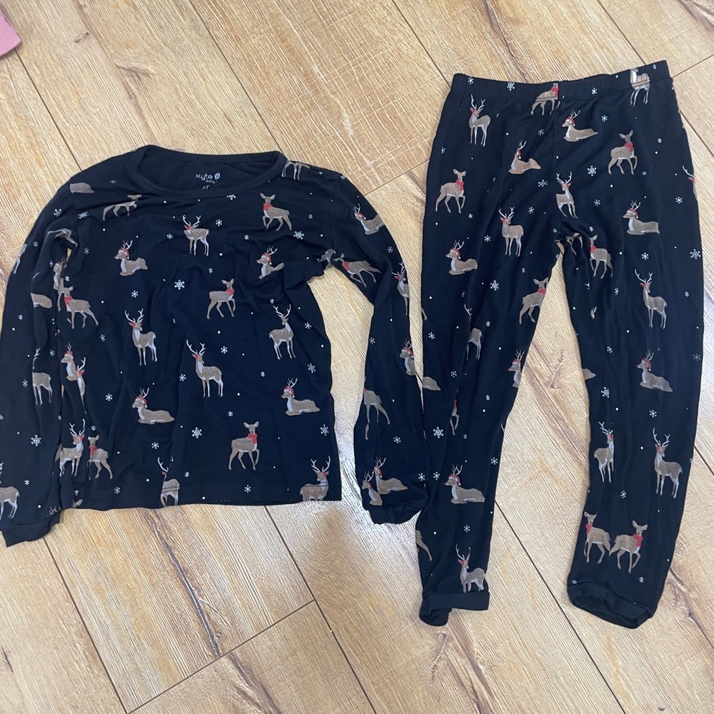 Kyte BABY Black Reindeer Pajama Set